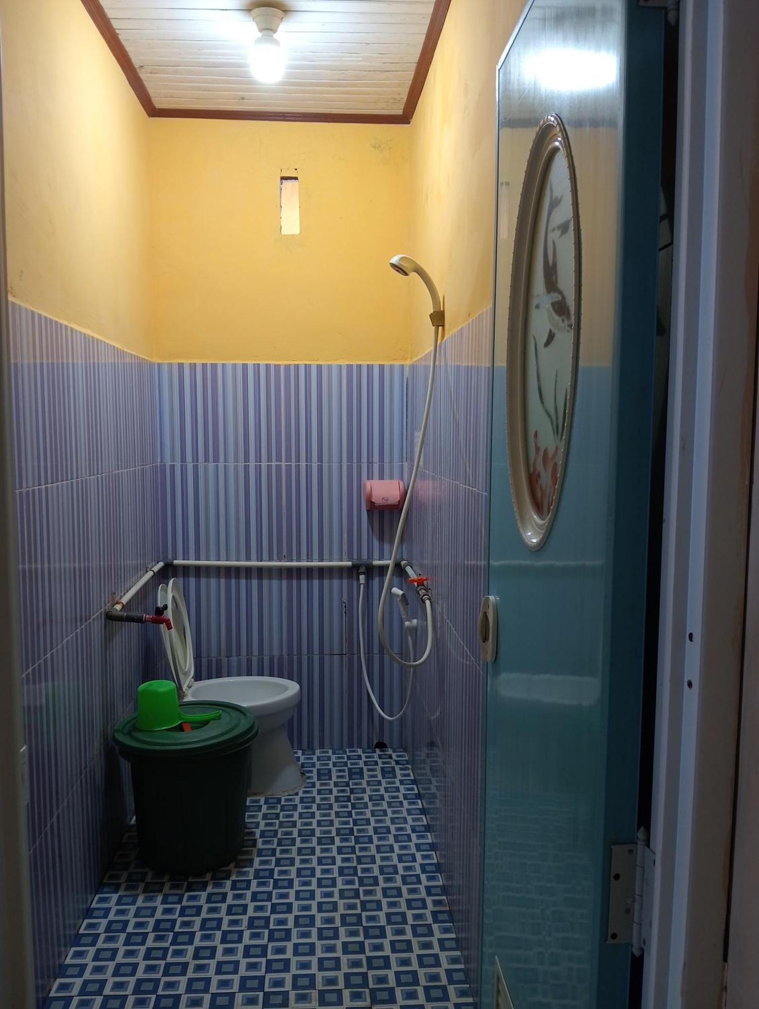 Mamalis Homestay Manado Bagian luar foto